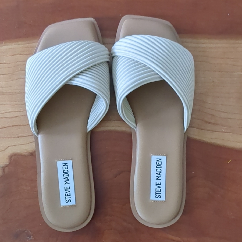 Steve Madden Women's White and Tan Slide Sandals